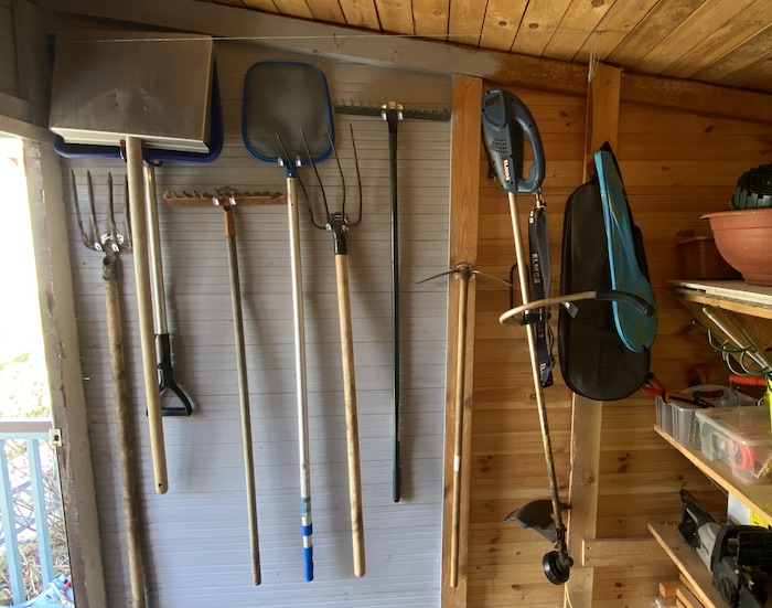Хранение садовых инструментов